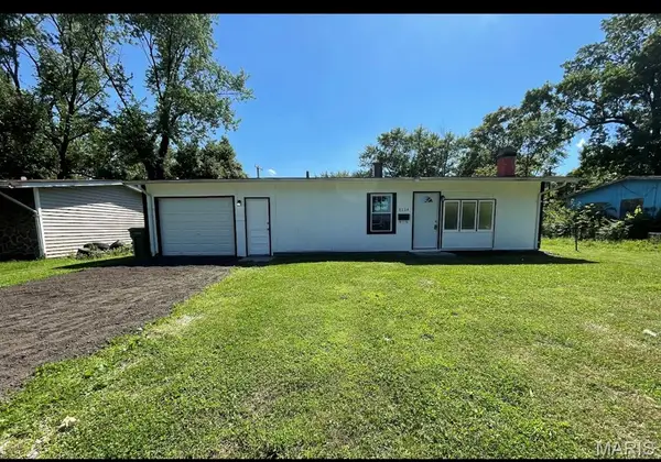 1114 Saint Helena Drive, Cahokia, IL 62206