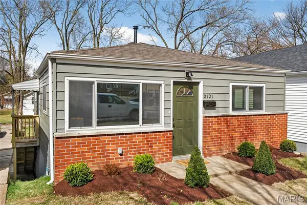 2121 Esther Avenue, St Louis, MO 63139