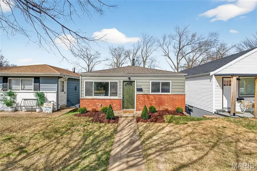2121 Esther Avenue, Saint Louis, MO 63139 - #3