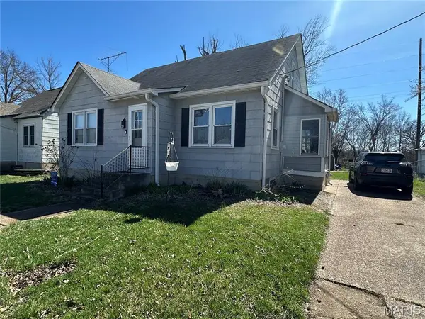 304 W Moore Avenue, Owensville, MO 65066