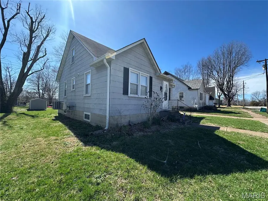 304 W Moore Avenue, Owensville, MO 65066 - #2