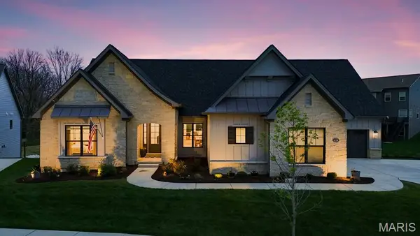 1228 Gooseberry Lane, Chesterfield, MO 63005