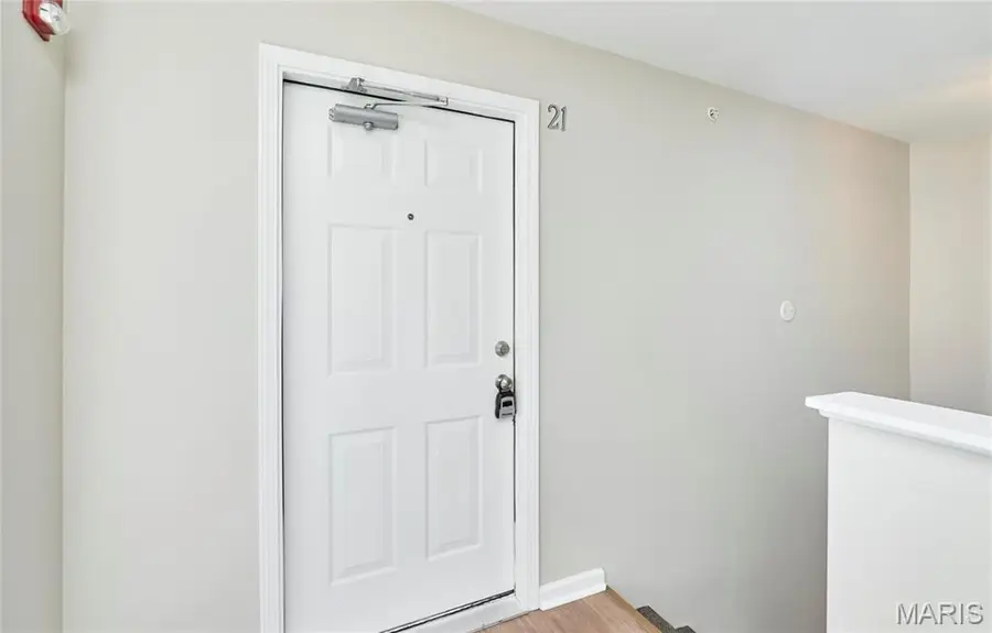 21 Homefield Gardens Drive #28N, Ofallon, MO 63366 - #3