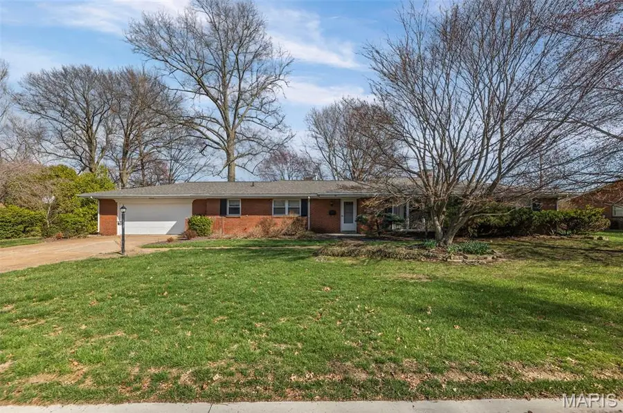 120 South Fairway Drive, Belleville, IL 62223 - #2