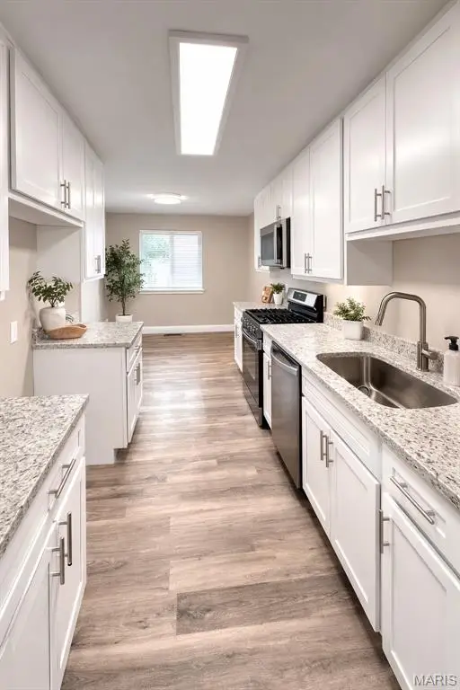 11072 Galaxy Drive, Maryland Heights, MO 63043 - #3