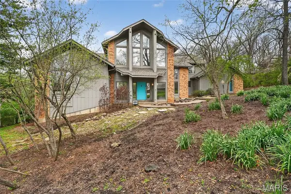 12815 Topping Manor Drive, Town and Country, MO 63131