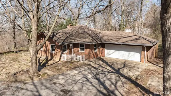 8908 Fair Oaks Lane, Fairview Heights, IL 62208