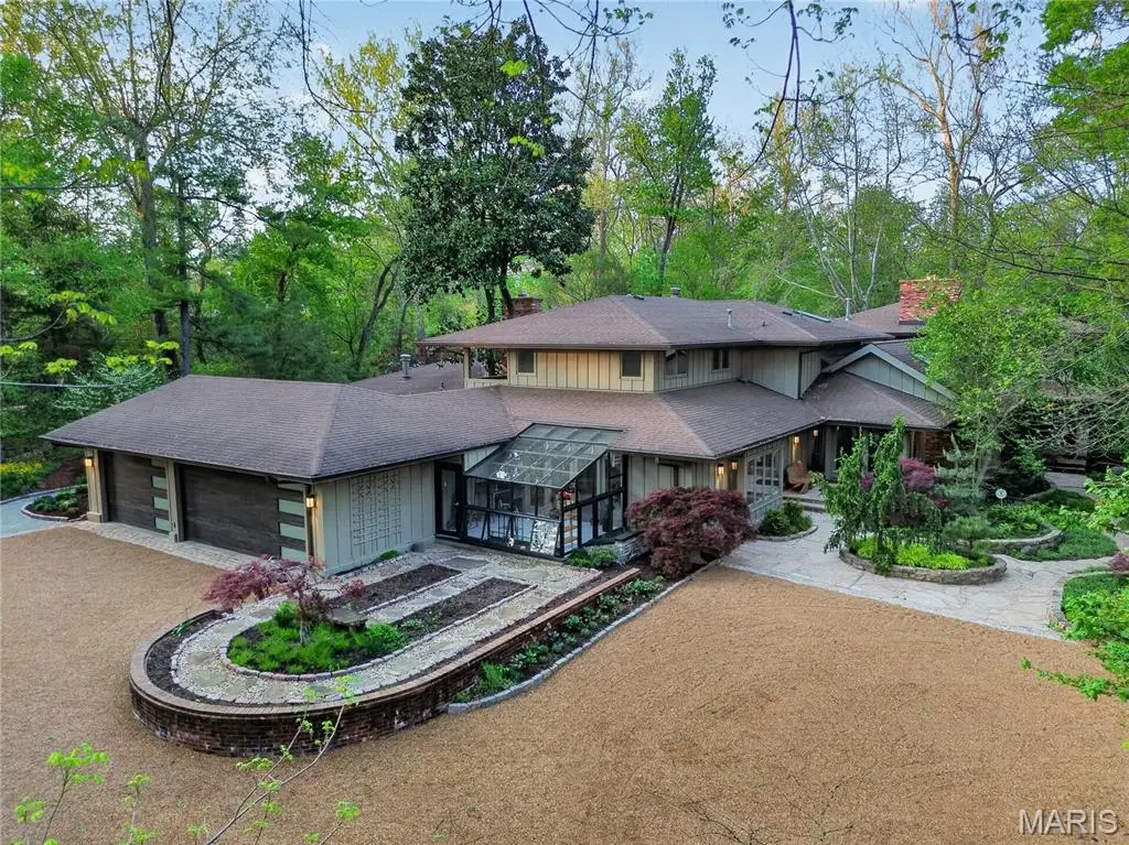 57 Log Cabin Drive, Ladue, MO 63124 - #1