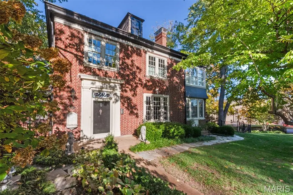 22 Princeton Avenue, University City, MO 63130 - #1