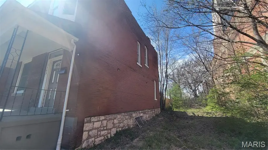 1389 Hamilton Avenue, Saint Louis, MO 63112 - #2