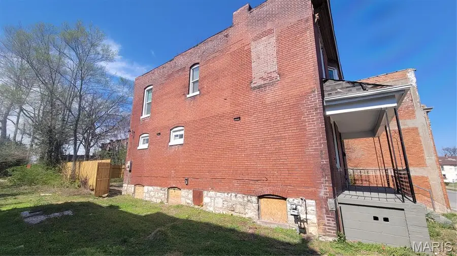 1389 Hamilton Avenue, Saint Louis, MO 63112 - #3