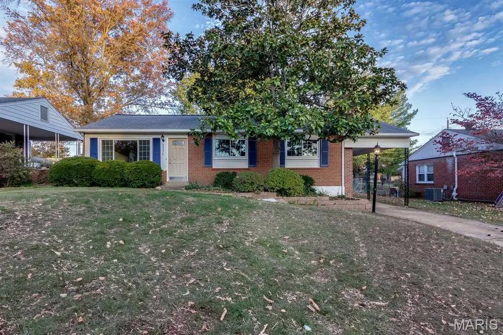 9932 Heatherton Drive, Saint Louis, MO 63123 - #1