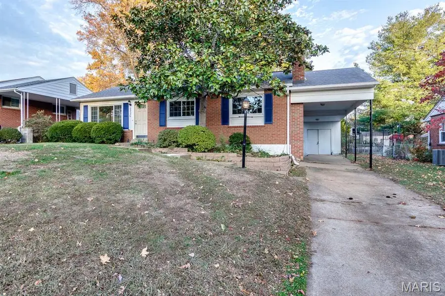 9932 Heatherton Drive, Saint Louis, MO 63123 - #2