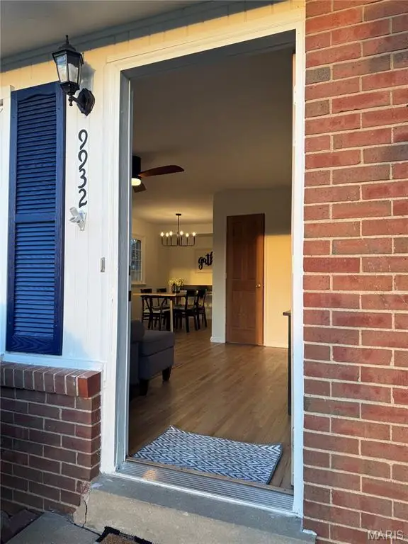 9932 Heatherton Drive, Saint Louis, MO 63123 - #3