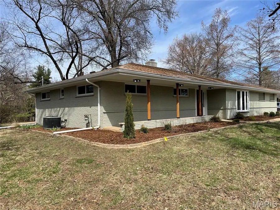 26 Castle Drive, Florissant, MO 63034 - #2