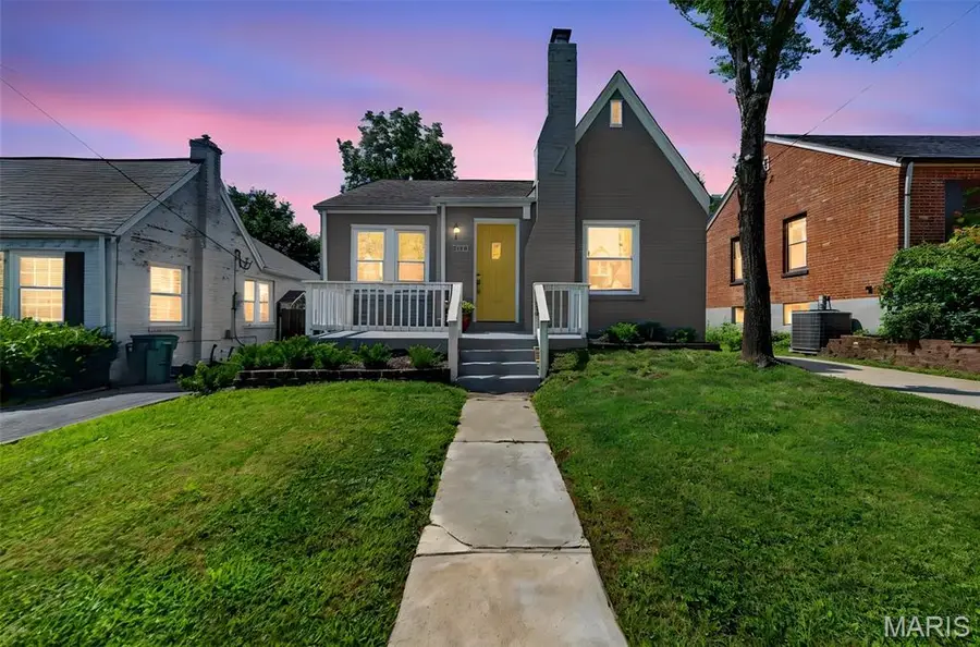 8934 Pine Avenue, Brentwood, MO 63144 - #3