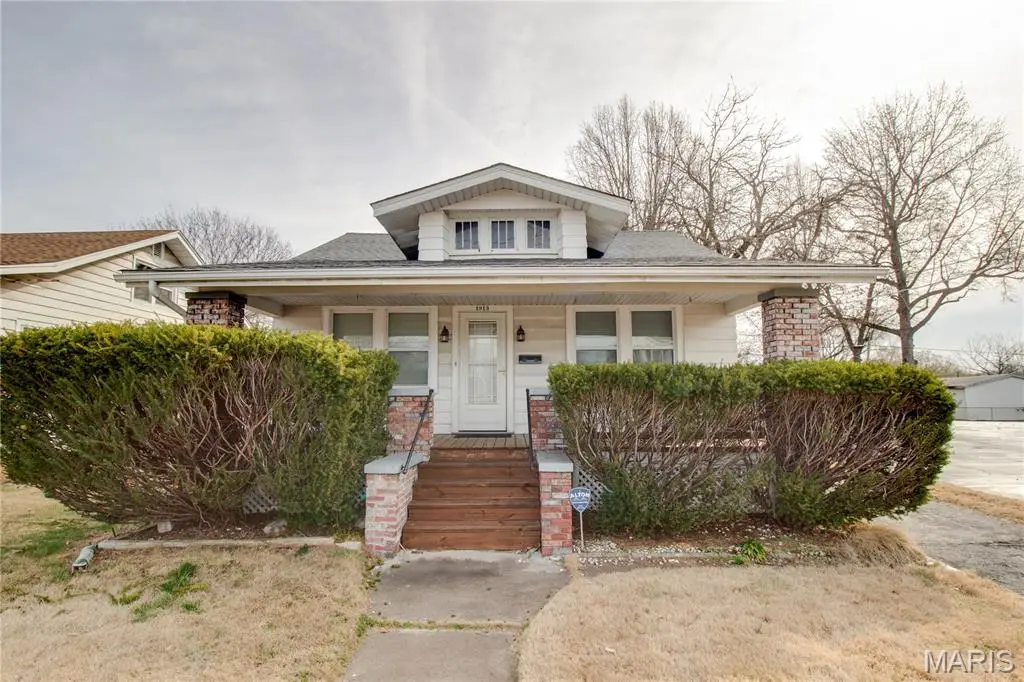 1913 State Street, Alton, IL 62002 - #1