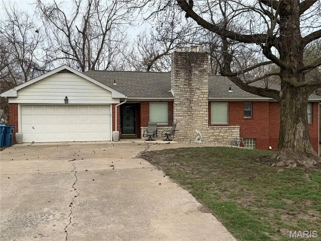 140 S 9th Street, East Alton, IL 62024 - #1