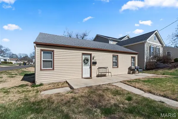 11945 Lillian Avenue, Des Peres, MO 63131