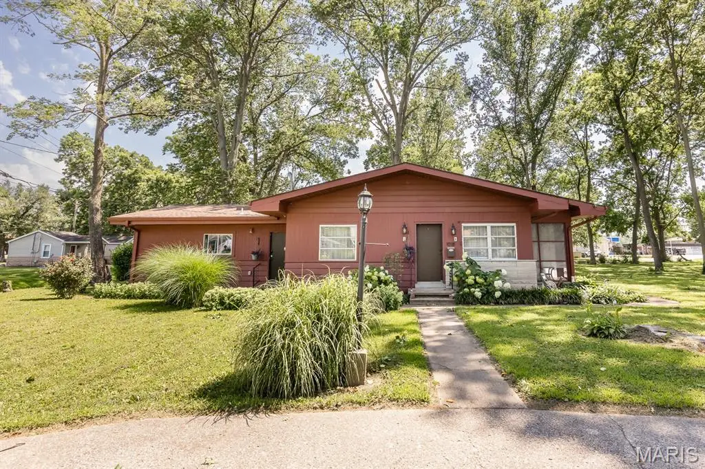 1018 W Green Street, Mascoutah, IL 62258 - #1