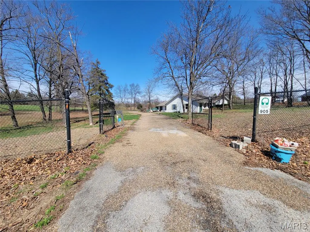 905 Mansion Road, Winfield, MO 63389 - #1