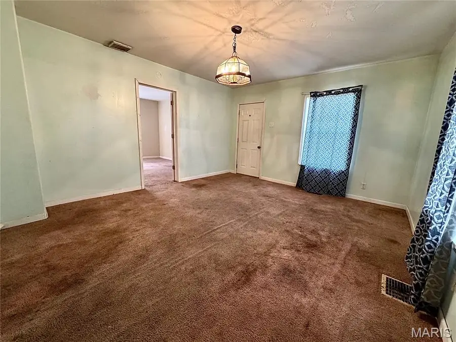 1202 N Madison Street, Litchfield, IL 62056 - #3