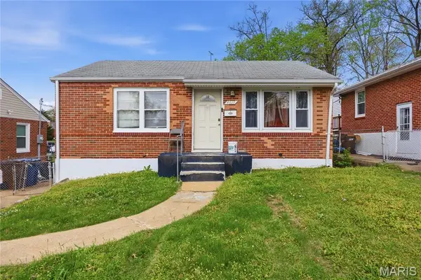 4617 Hatz Street, Northwoods, MO 63121