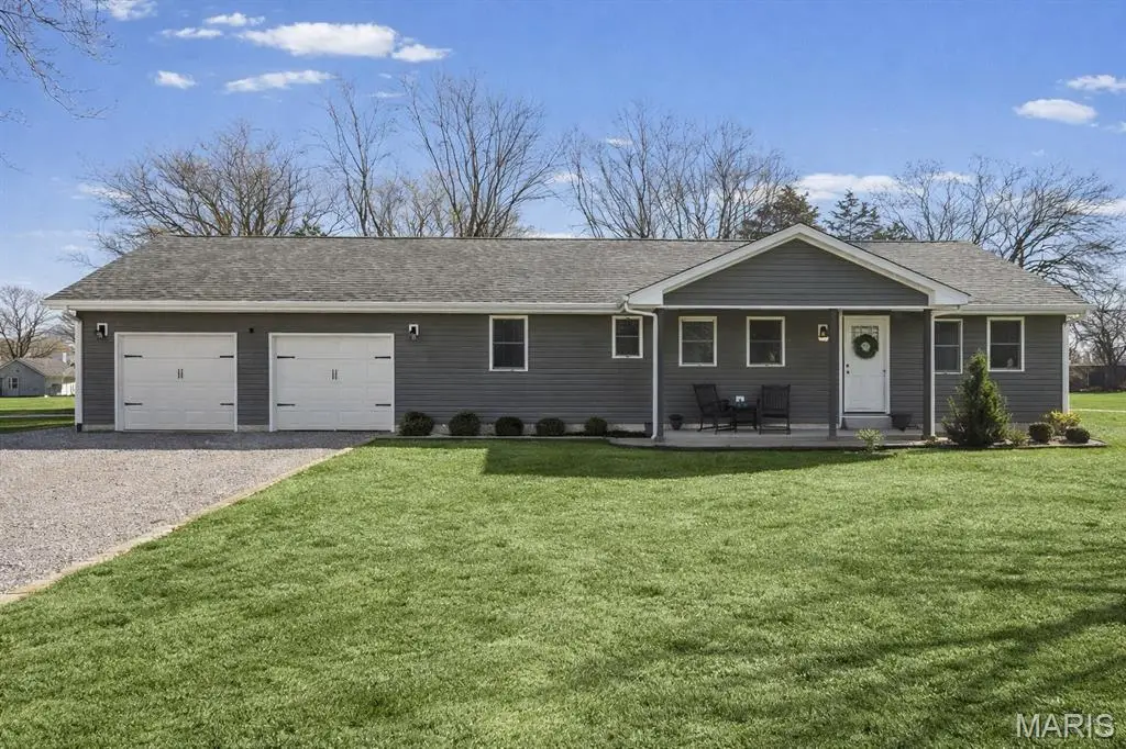 203 S Walnut Street, Modesto, IL 62667 - #1