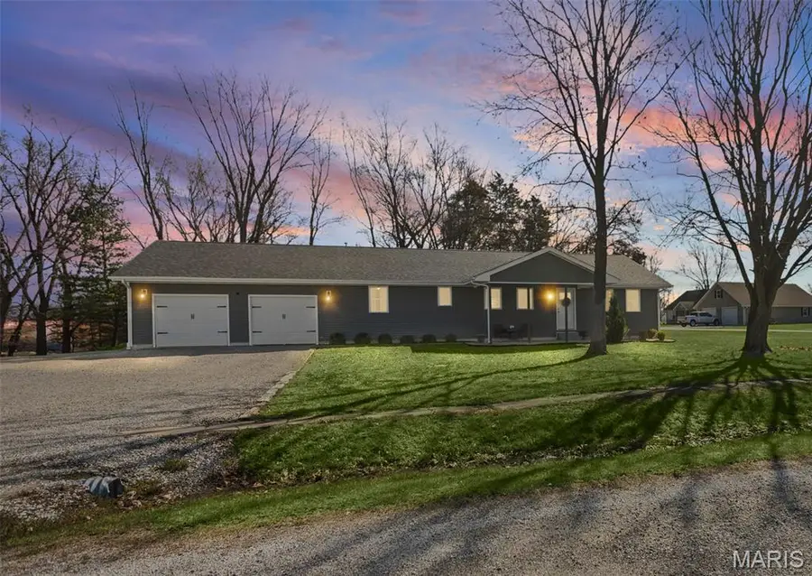 203 S Walnut Street, Modesto, IL 62667 - #3