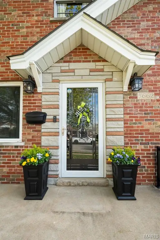 5662 Tholozan Avenue, Saint Louis, MO 63109 - #2