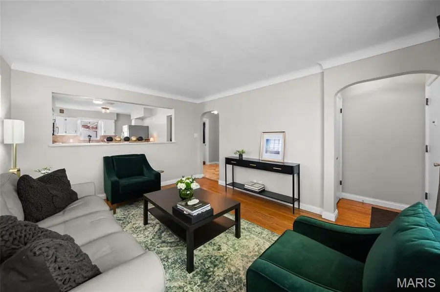 5662 Tholozan Avenue, Saint Louis, MO 63109 - #3