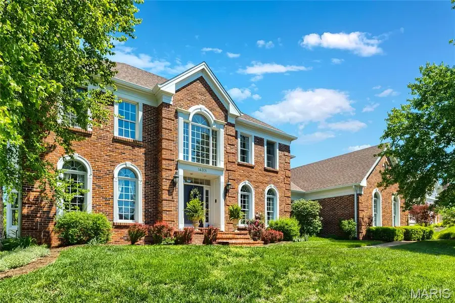 14301 Manderleigh Woods Drive, Town And Country, MO 63017 - #2