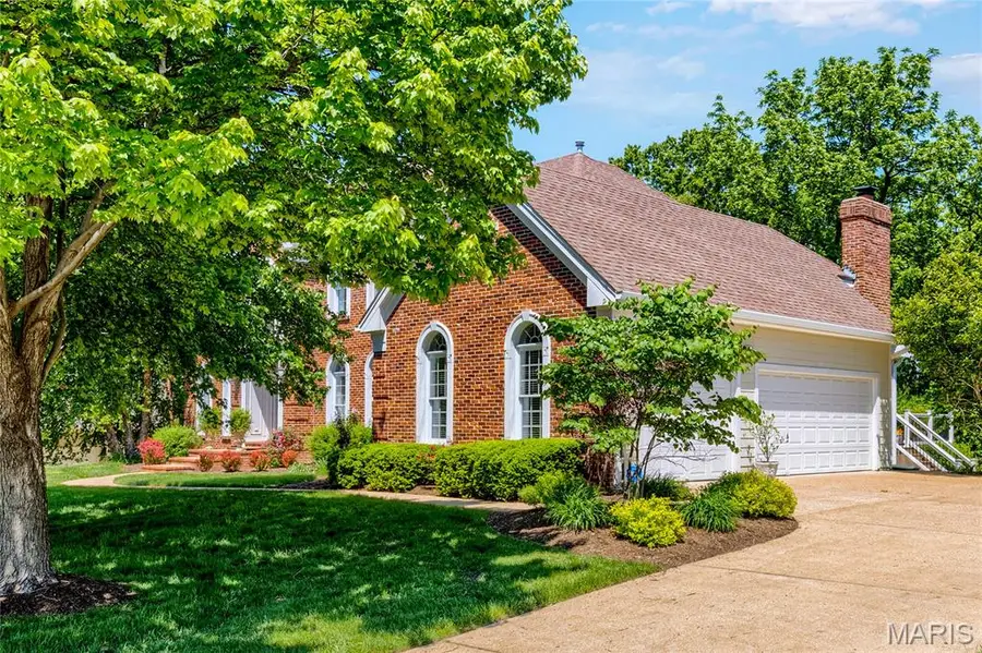 14301 Manderleigh Woods Drive, Town And Country, MO 63017 - #3