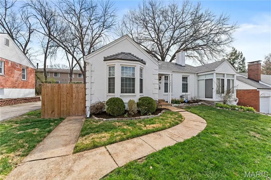 840 Wild Cherry Lane, University City, MO 63130 - #2