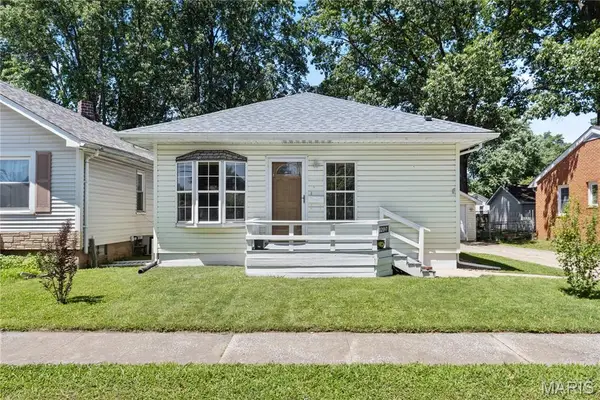 120 E 4th Street, Roxana, IL 62084