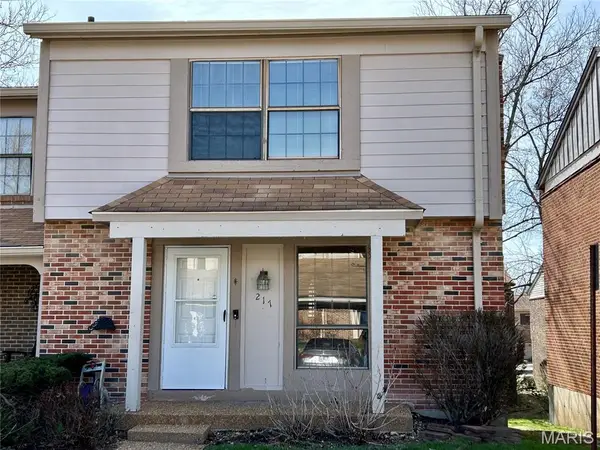 217 Carmel Woods Drive, Ellisville, MO 63021