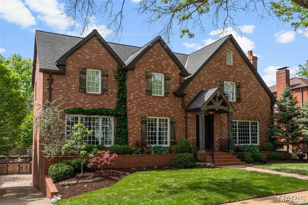 8116 University Drive, Clayton, MO 63105 - #1