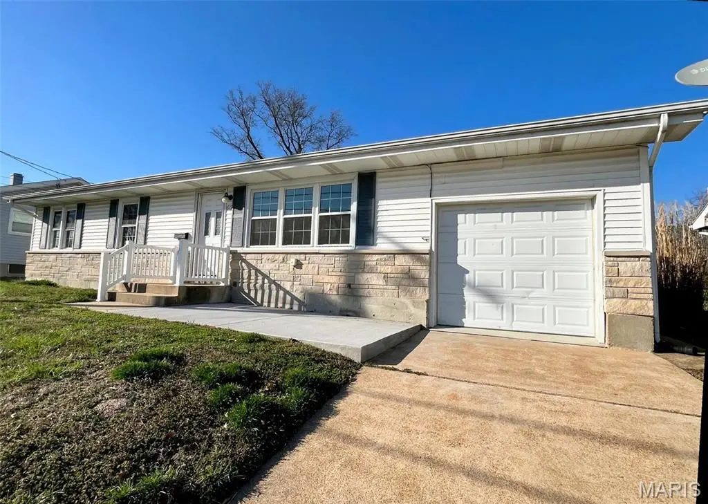 619 E 8th Street, Washington, MO 63090 - #1