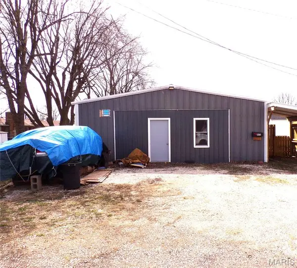 903 S Clark Street, Vandalia, MO 63382