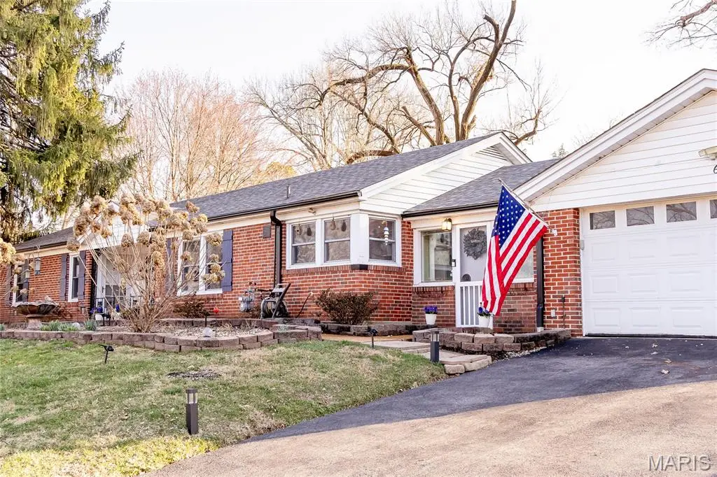 6 Cardigan Drive, Ferguson, MO 63135 - #1