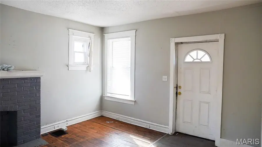 4234 Shreve Avenue, Saint Louis, MO 63115 - #3