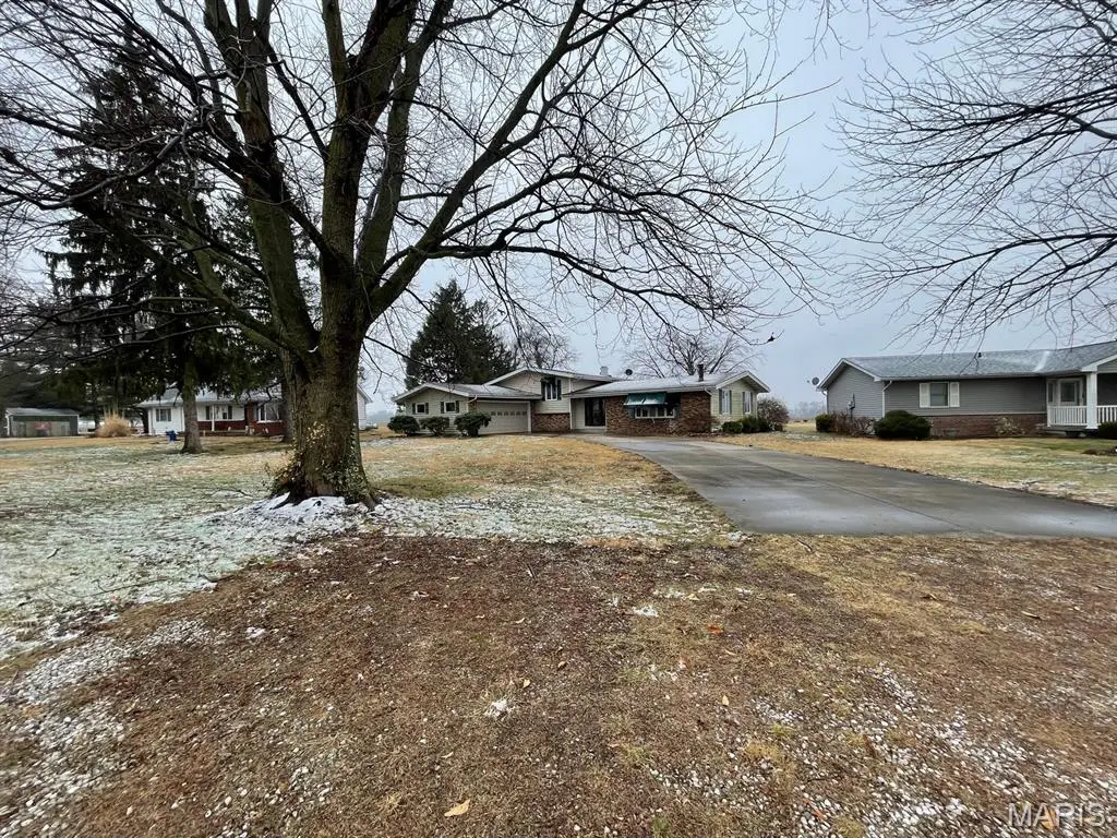 24535 Us Highway 67, Jerseyville, IL 62052 - #1