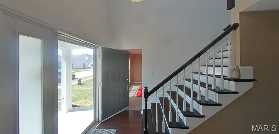 1860 Chateau Du Mont Drive, Florissant, MO 63031 - #3