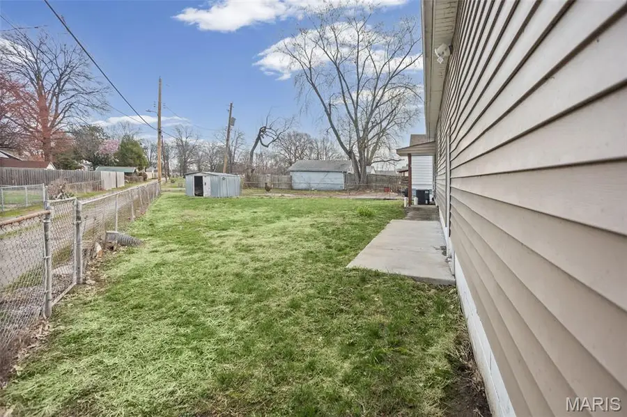 2535 E 28th Street, Granite City, IL 62040 - #3