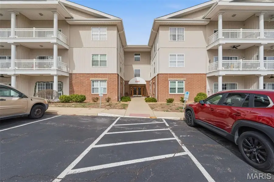 1507 S Old Highway 94 #104, Saint Charles, MO 63303 - #2