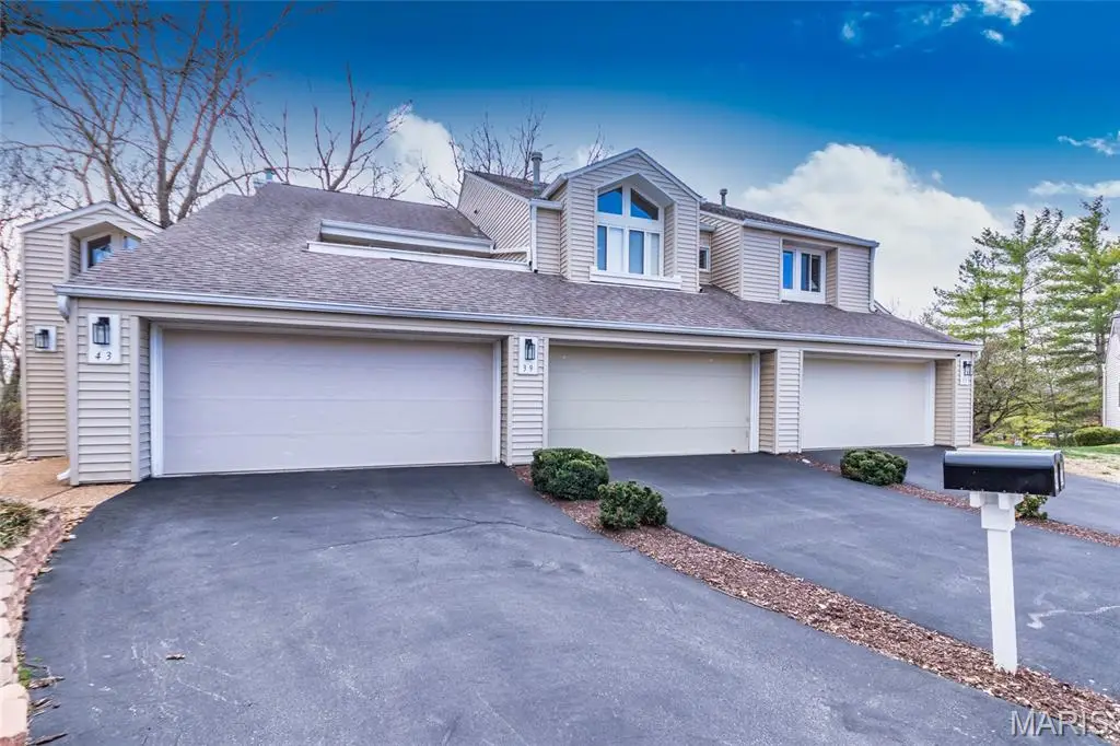 39 Ridgeview Circle Court, Ballwin, MO 63021 - #1