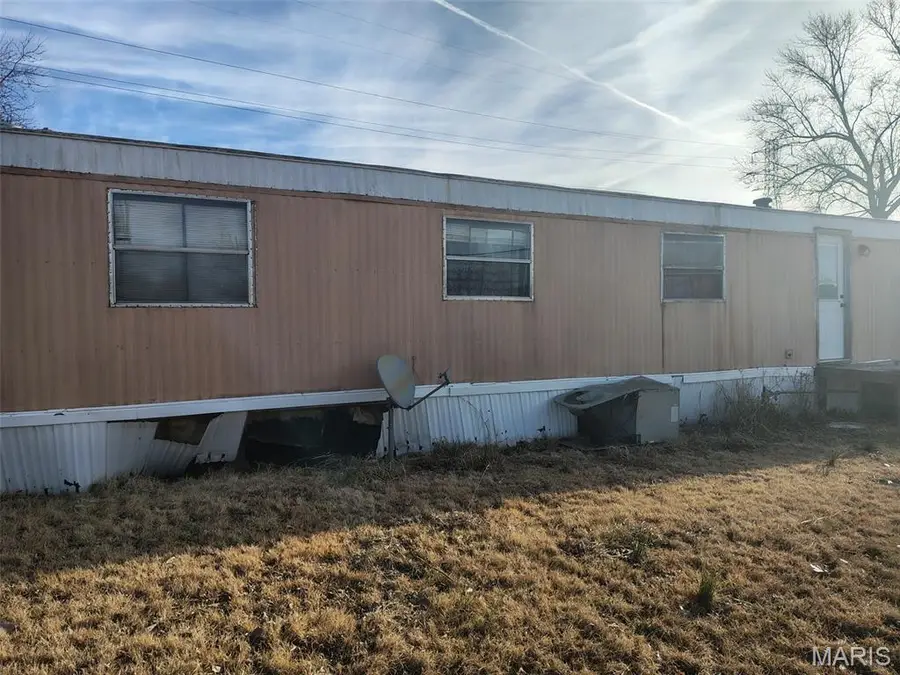 712 Jefferson Street, Brooklyn, IL 62059 - #2