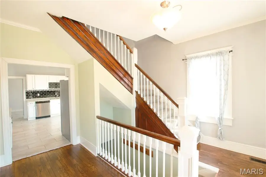 209 W Madison Avenue, Owensville, MO 65066 - #2