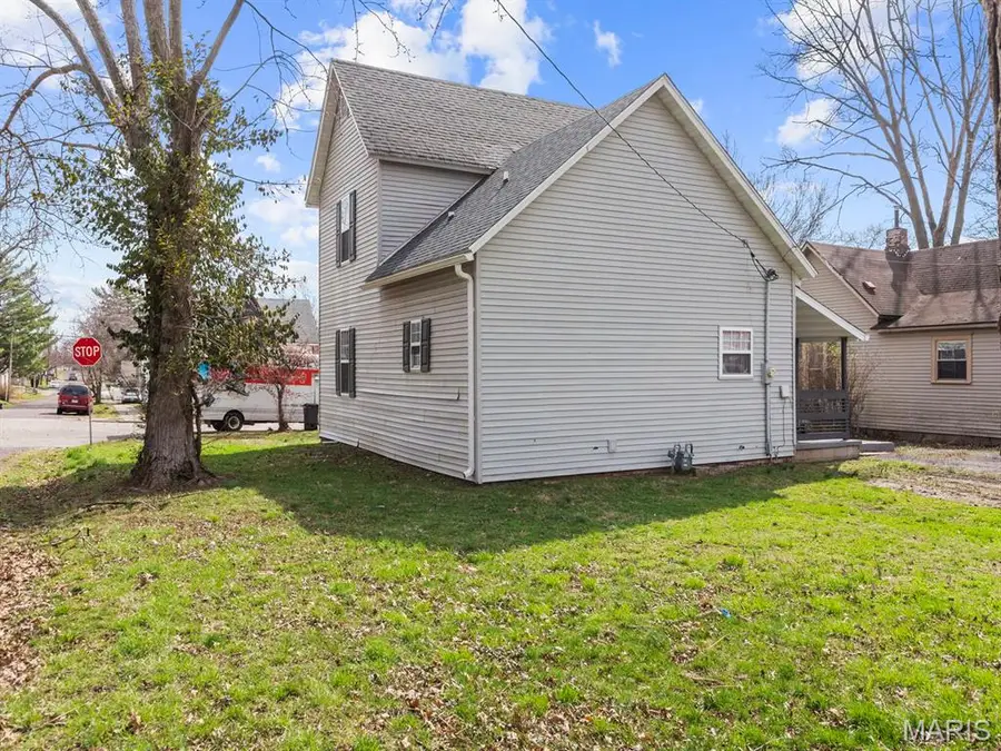 421 N Locust Street, Greenville, IL 62246 - #3