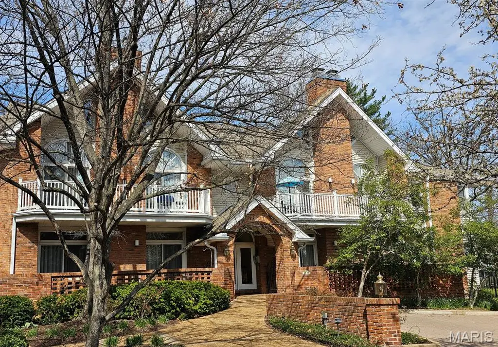 28 Country Club Terrace, Kirkwood, MO 63122 - #1